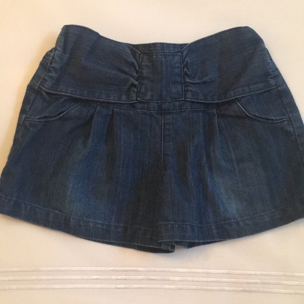 Girl's Blue Denim Shorts; Size 6